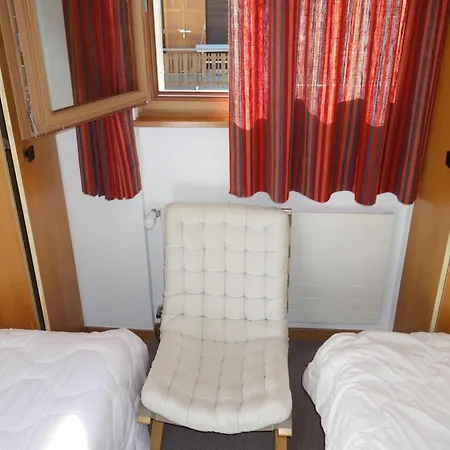 In 4 Vallees Near Lift Apartamento