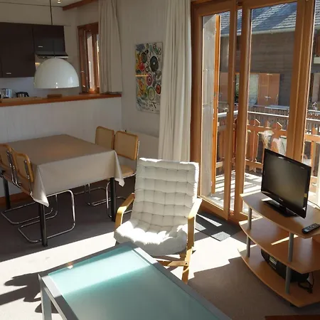 In 4 Vallees Near Lift Apartamento